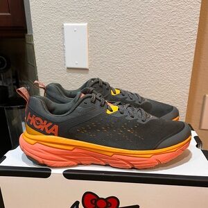 Hoka Challenger size 9.5